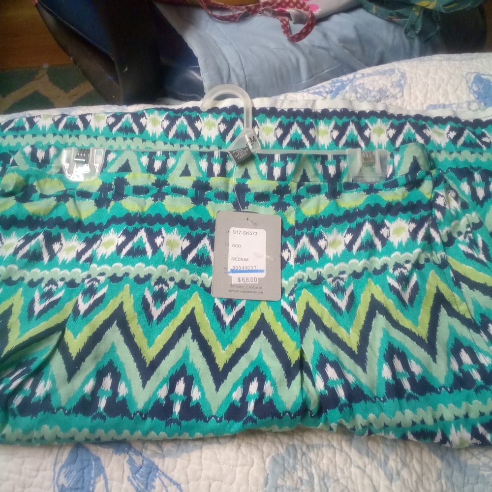 NTCO skirt , size M , green in color